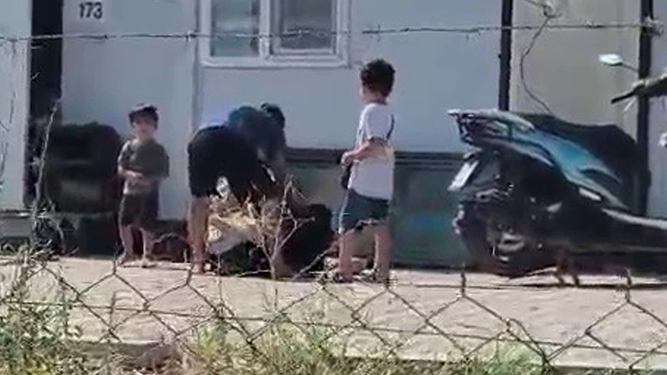 Hatay’da dehşet görüntü! Çocuklarının gözü önünde karısına bıçakla saldırdı