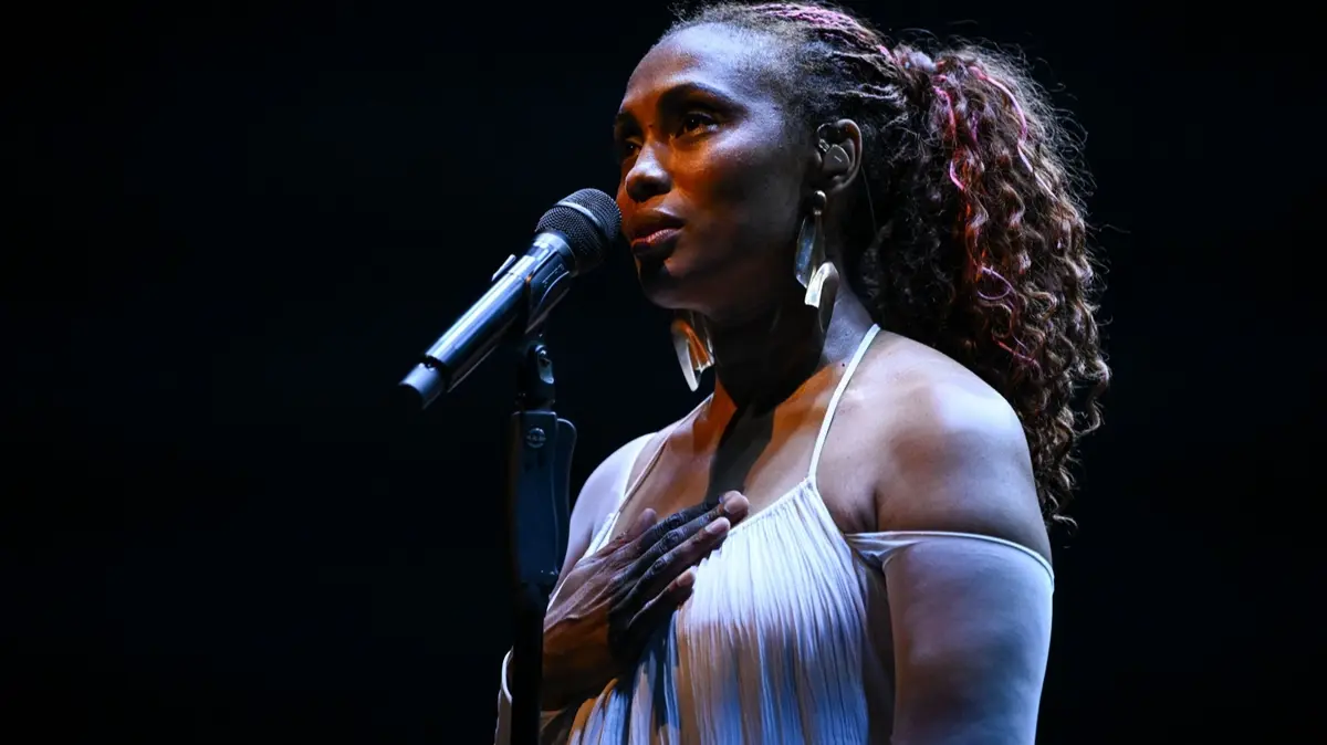 IMANY Harbiye Açıkhava'yı salladı: 'İstanbul'a her geldiğimde sonsuza dek minnettar kalacağım'