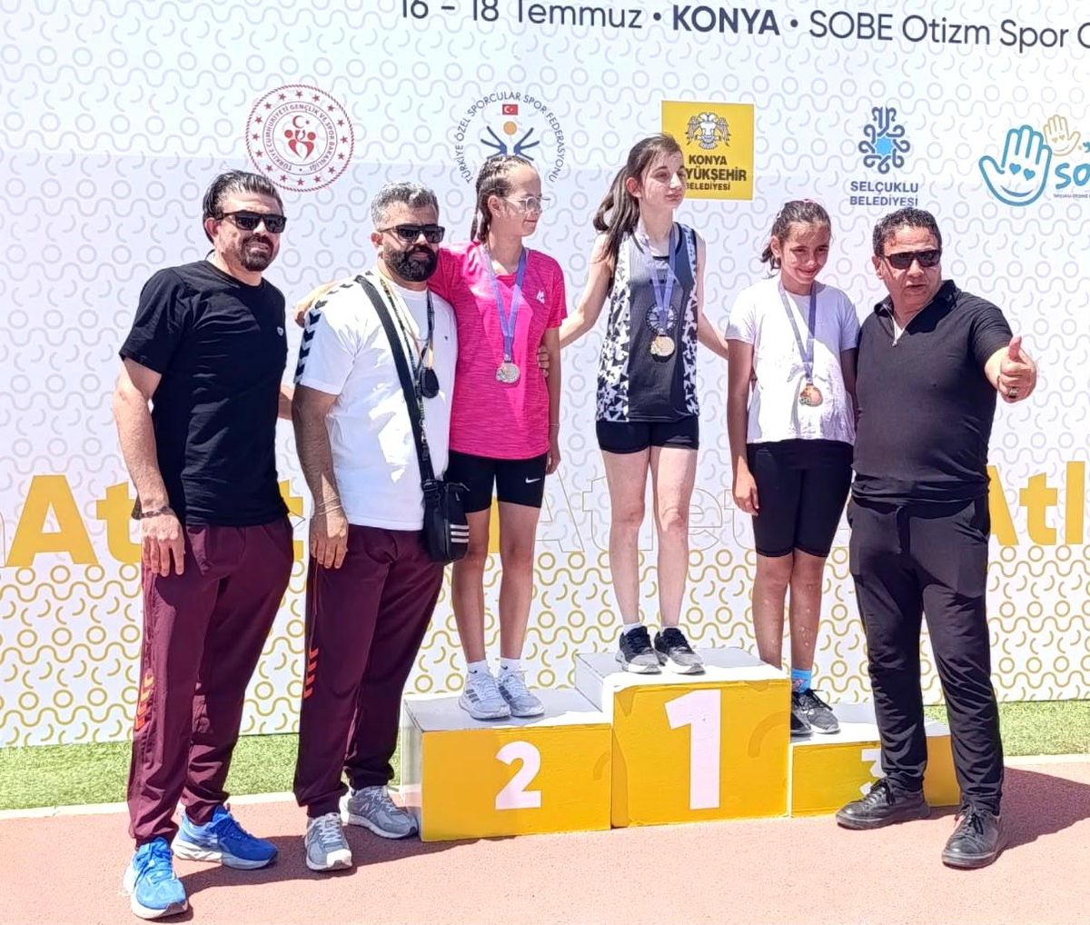 Afyonkarahisarlı sporculardan SOBE Otizm Spor Oyunları'nda madalya başarısı