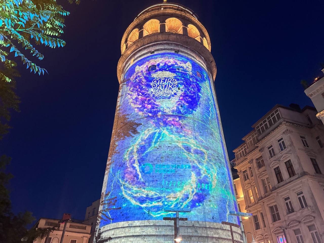 Sıfır Atık Haftası kapsamında Galata Kulesi'nde mapping gösterisi yapıldı