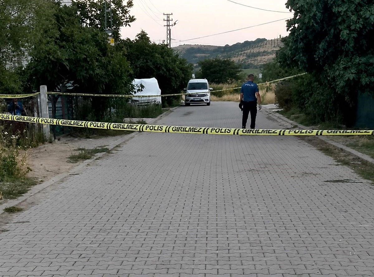 Muratlı'da feci kaza: Kargo aracının çarptığı bir çocuk öldü, 1 çocuk ağır yaralı