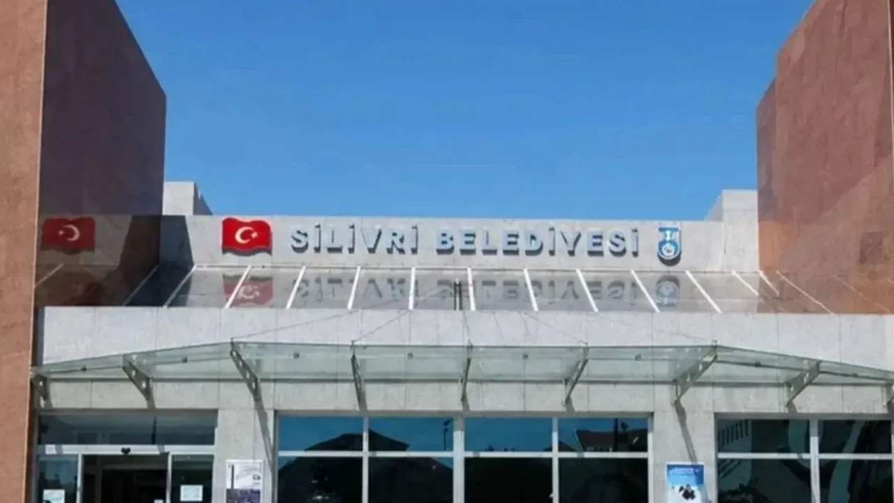 Silivri'de yolsuzluk operasyonu: Belediye Başkanı Bora Balcıoğlu ve 17 kişi için adli süreç başladı!