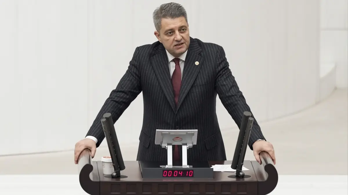 İYİ Parti'den istifa eden Ersin Beyaz, AK Parti'ye katıldı