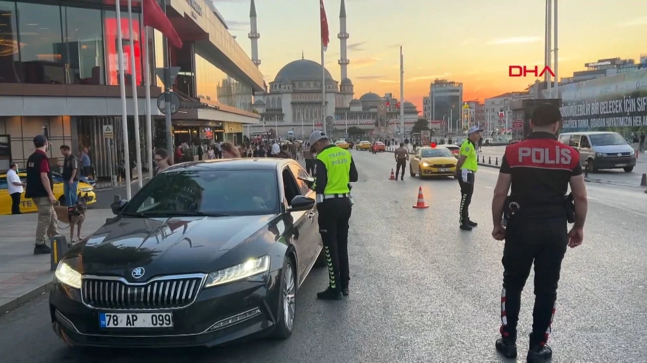 Taksim'de helikopter destekli 'Huzur İstanbul' denetimi