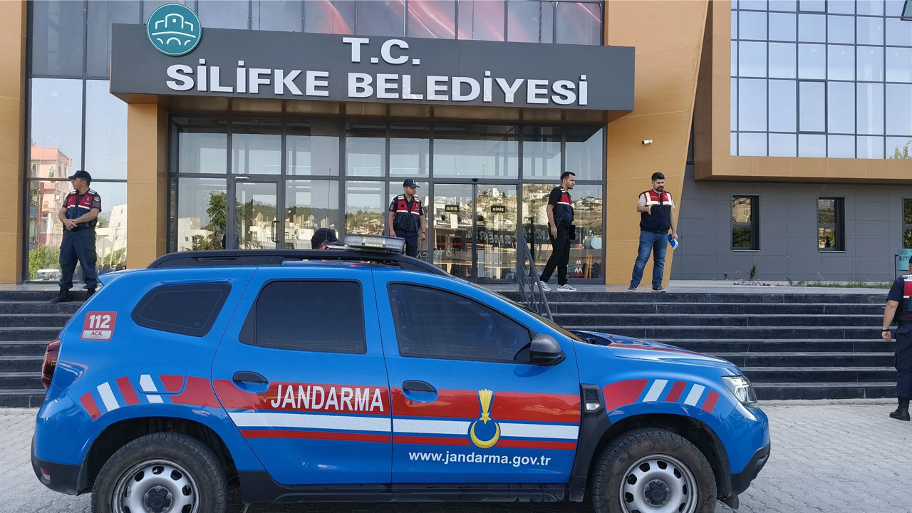 Silifke Belediyesi'ndeki vurgunun ayrıntıları ortaya çıktı! Sahte kaşeli zarflar, dolar dolu kutular...