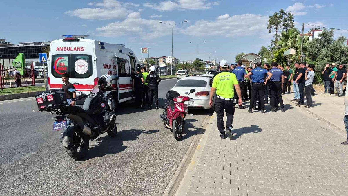Adıyaman'da iki otomobil çarpıştı: 3 yaralı
