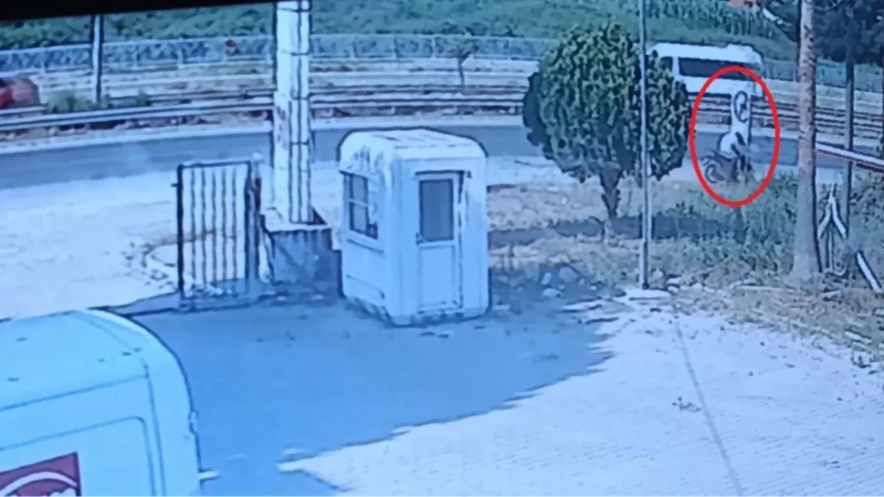 Alkollü motosiklet sürücüsü kask sayesinde ölümden döndü