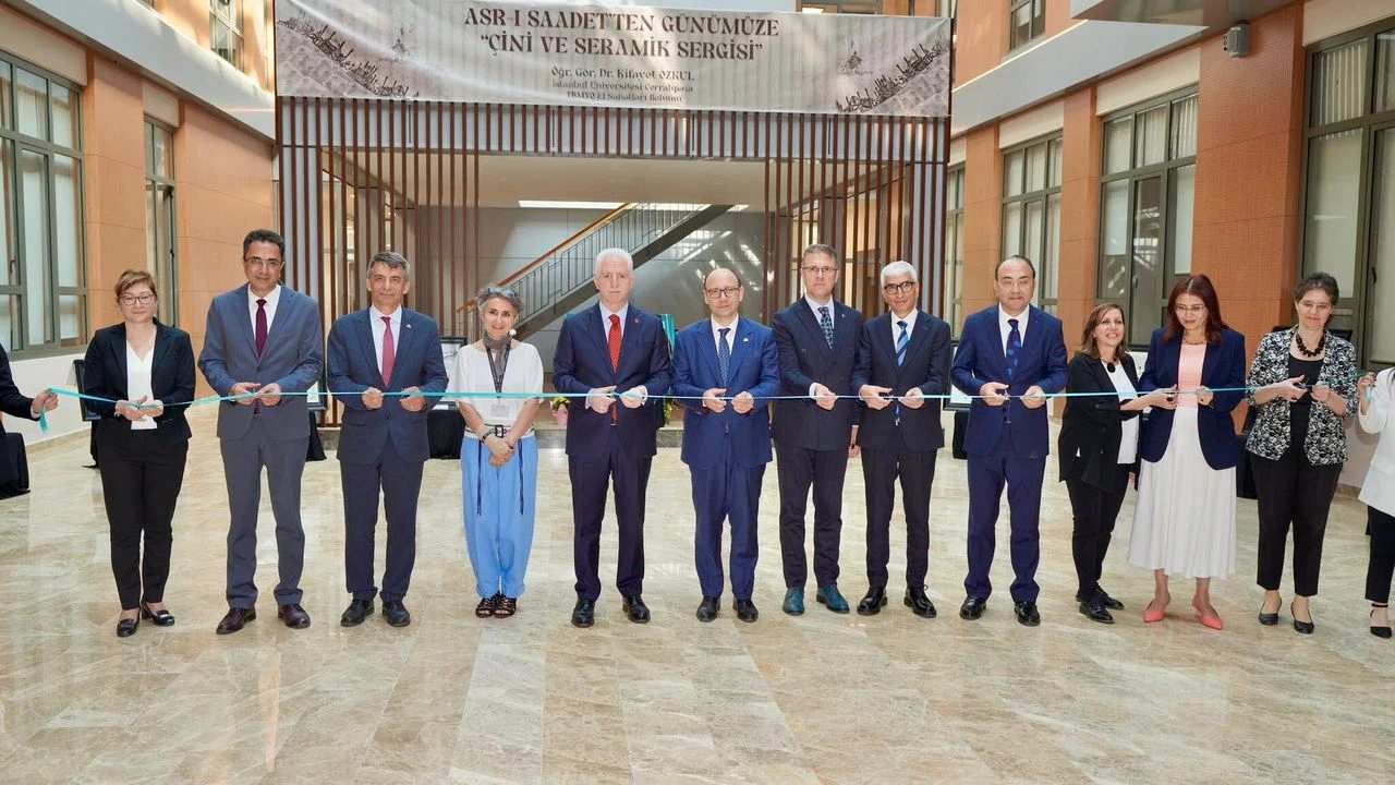 Vali Gül'den hicri 1500. yıla özel sergiye destek