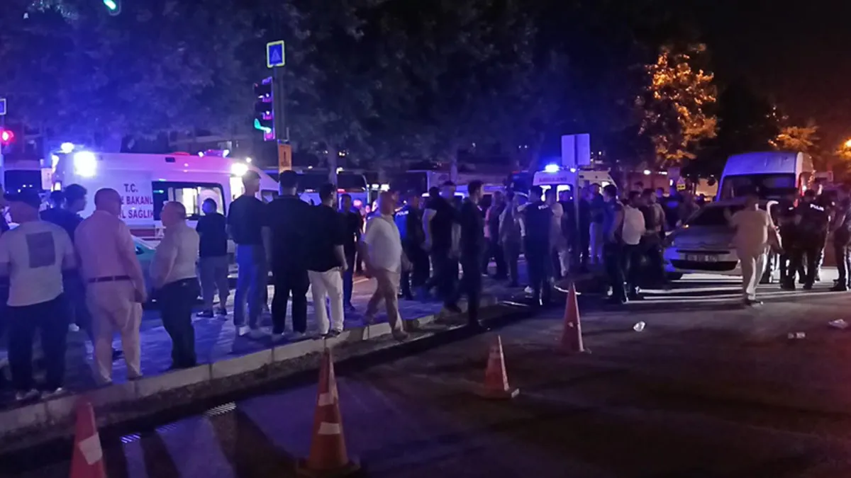 Bursa'da iki grup arasında bıçaklı kavga: 3 yaralı