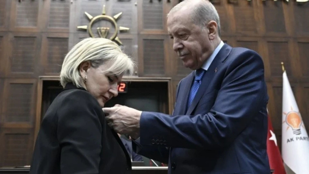 CHP'den istifa eden Nimet Özdemir AK Parti'ye katıldı