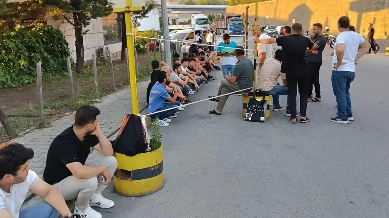 Mesaiye girmeyen işçiler eyleme geçti: Ereğli'de gergin bekleyiş