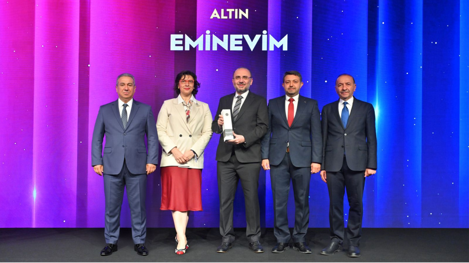 Eminevim, Brandverse Awards’ta ‘sektörünün en iyisi’ olarak altın ödül kazandı