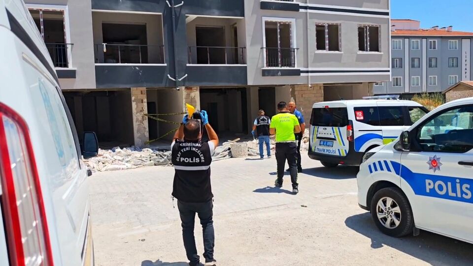 Aksaray'da çalıştığı inşaatta düşen işçi hayatını kaybetti