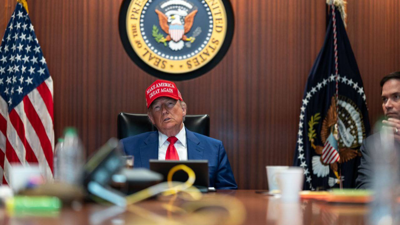 ABD'li efsanevi gazeteci Beyaz Saray'daki dehşet anlarını yazdı... Trump: İran'a nükleer atalım