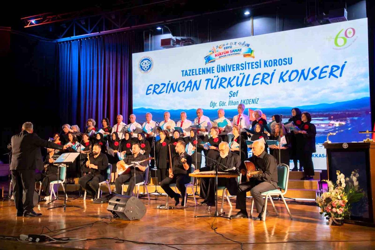 Tazelenme Üniversitesi Korosundan "Erzincan Türküleri" konseri
