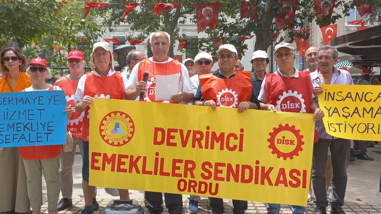 Emeklilerden ek zam çağrısı: 'Geçinemiyoruz, sefalet koşullarına mahkum edildik'