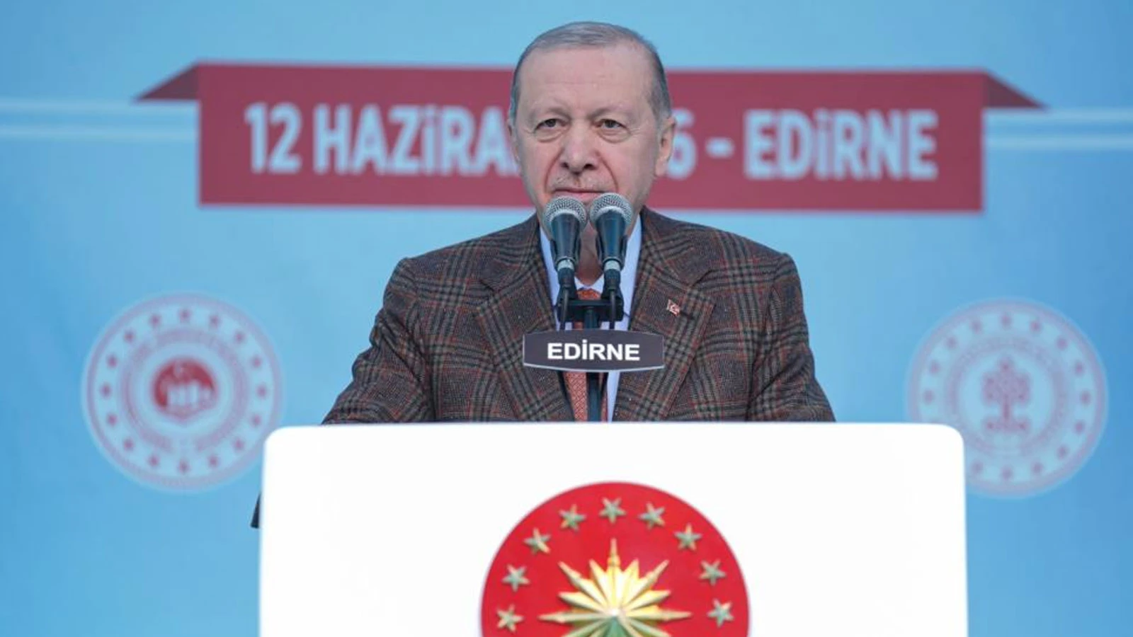 Cumhurbaşkanı Erdoğan, Edirne'de vatandaşlarla sohbet etti