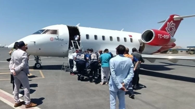 Bakan Memişoğlu açıkladı… Mısır'da trafik kazası geçiren 3 Türk vatandaşı Türkiye'ye getirildi