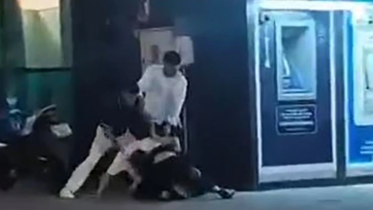 Arnavutköy'de kan donduran kavga