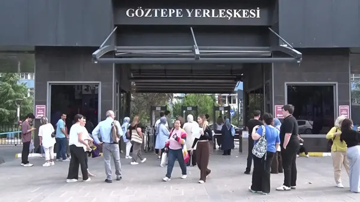 YKS heyecanı başladı! 2.5 milyon üniversite adayı ter döküyor
