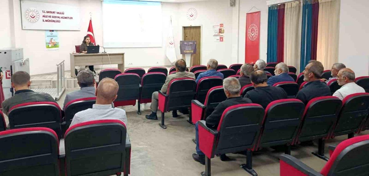Bayburt'ta muhtarlara sosyal hizmetler anlatıldı