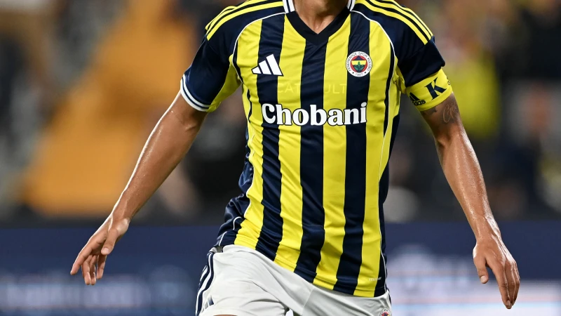 Fenerbahçe'de flaş karar! Takıma geri dönüyor