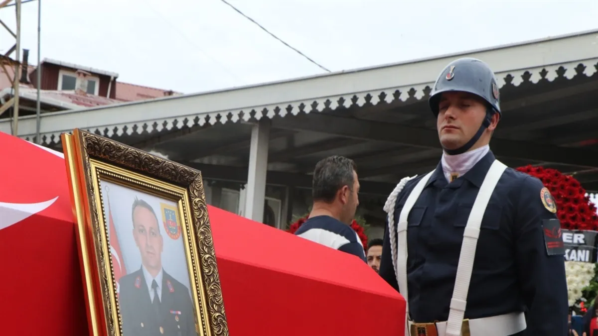 Şehit Jandarma Uzman Çavuş Mehmet Demirbaş memleketi Samsun'da son yolculuğuna uğurlandı
