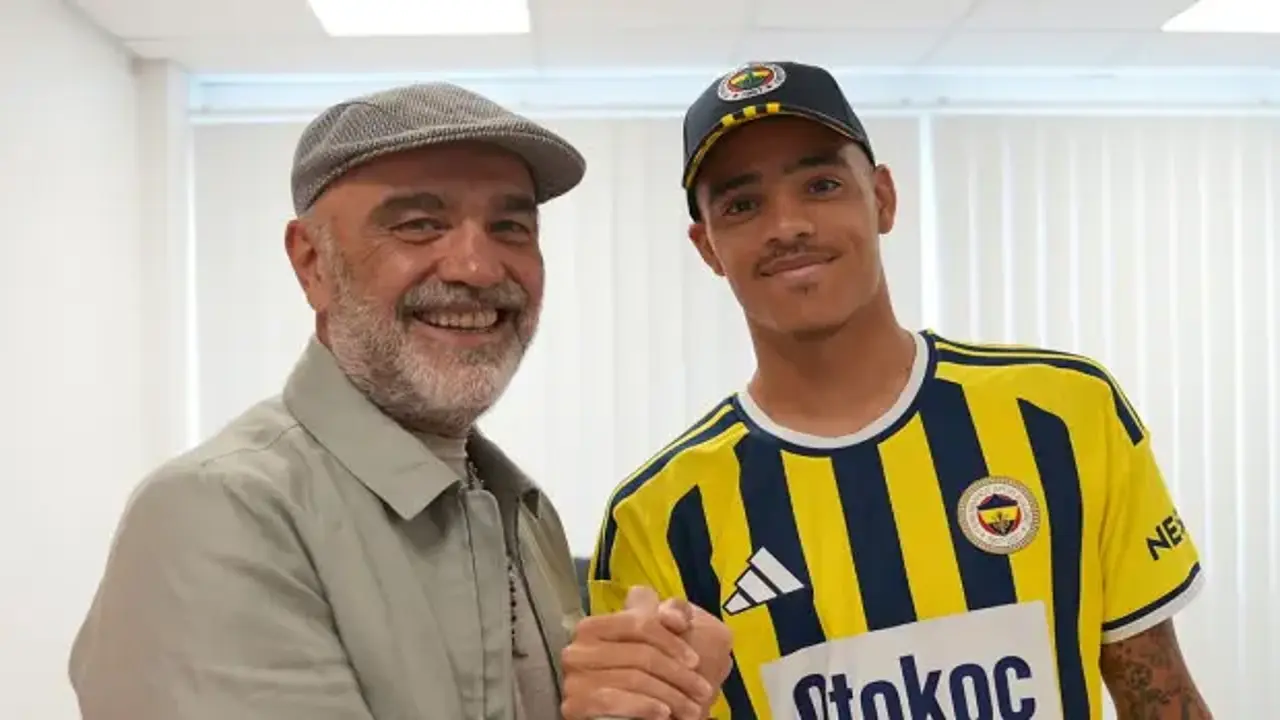 Fenerbahçe, Mason Greenwood'a kavuştu! Havaalanında coşkulu kalabalık