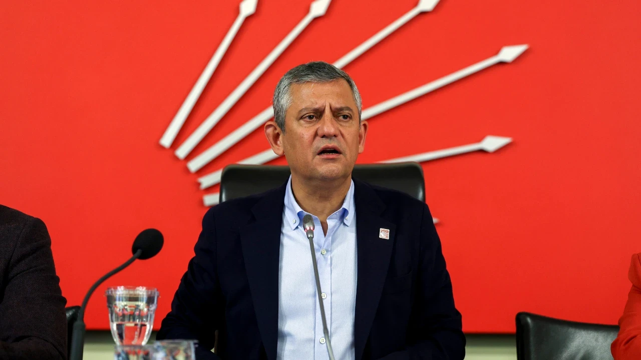 Özgür Özel ve 11 milletvekilinin dokunulmazlık dosyaları Meclis'te