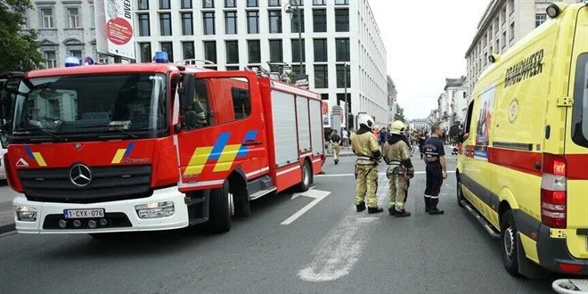 Belçika'da 10 katlı binadaki yangında 6 kişi öldü