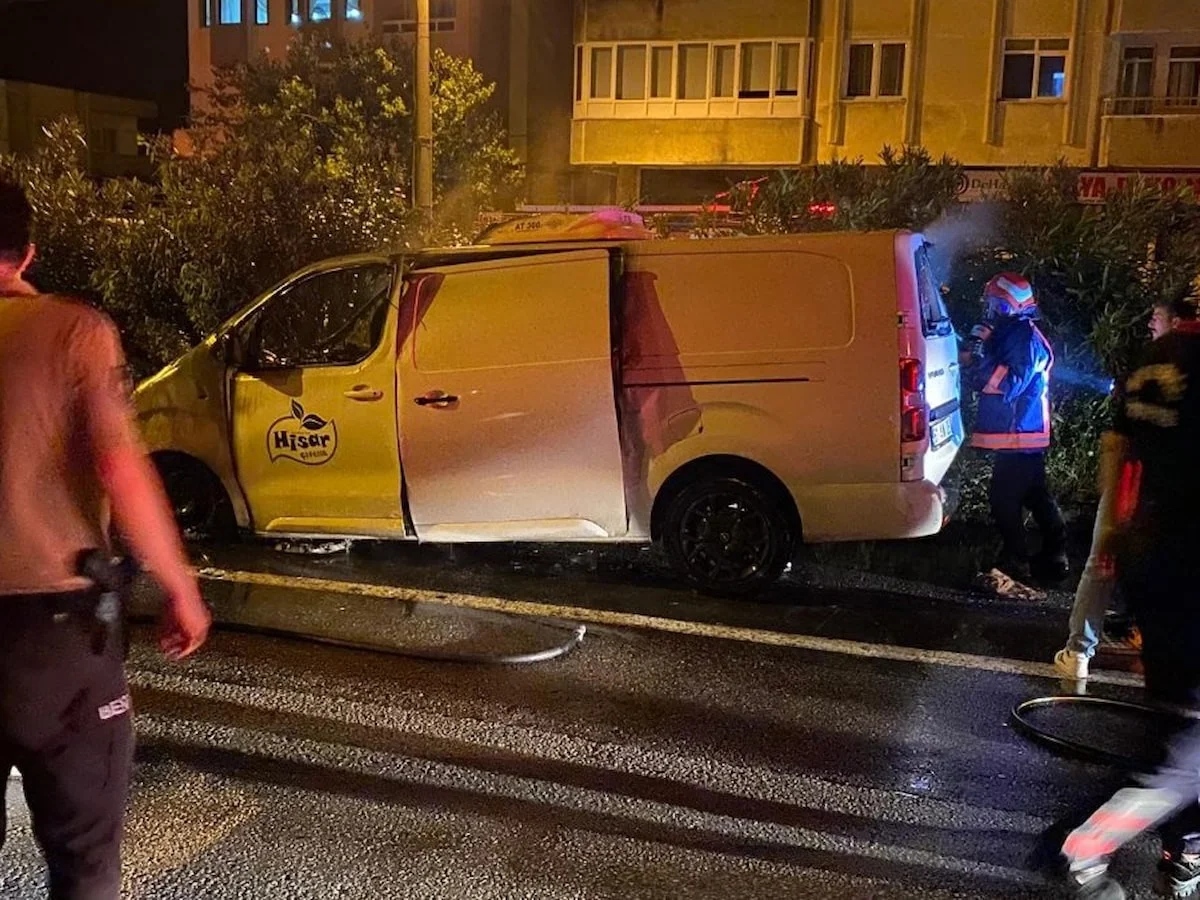 Giresun'da seyir halindeki otomobil alev alev yandı