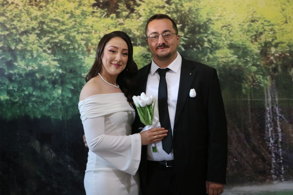 Öğretmen çiftin nikah töreni okul bahçesinde yapıldı