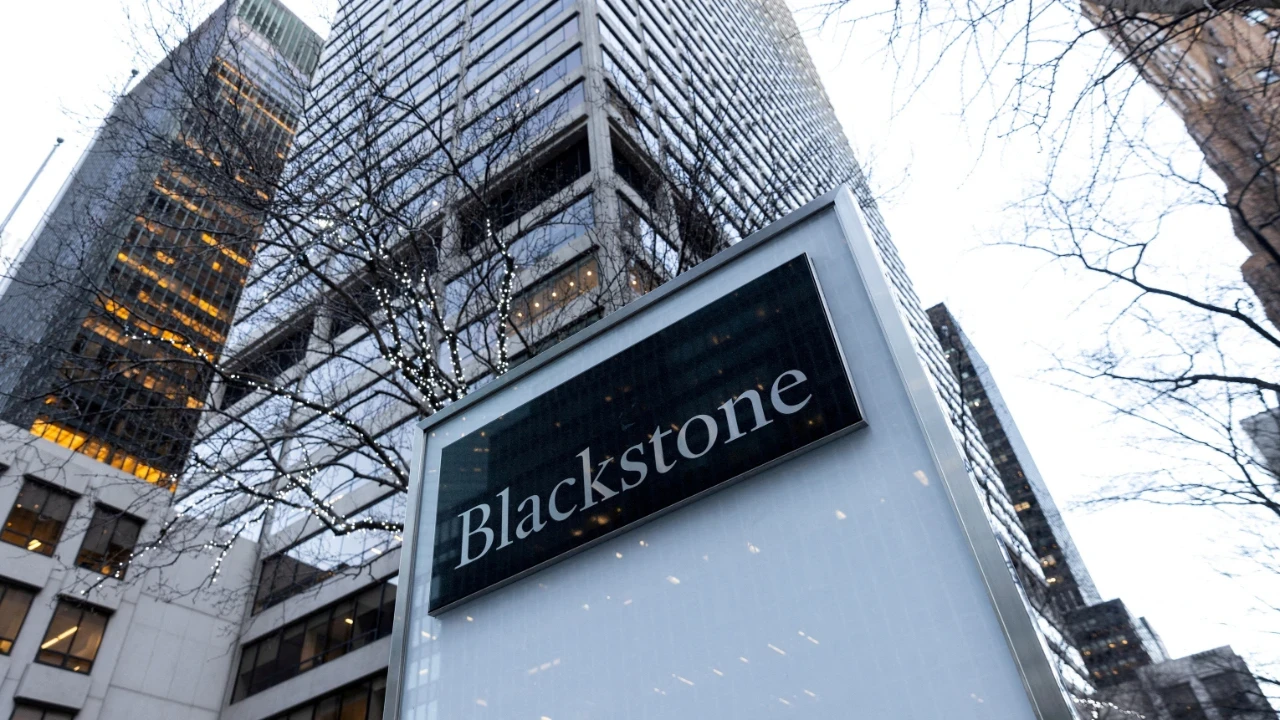 ABD'li Blackstone, özel kredi fonundan para çekilmesine limit getirdi