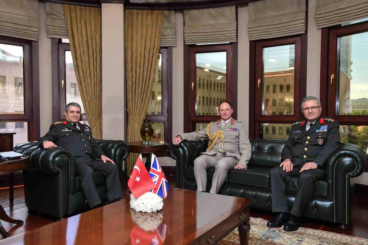 Genelkurmay Başkanı Bayraktaroğlu, Birleşik Krallık Kara Kuvvetleri Komutanı Orgeneral Walker'i kabul etti