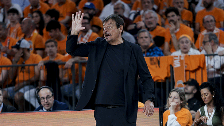 Ergin Ataman'dan Olympiacos taraftarına tepki! 'Ülkem Türkiye'ye hakaret içerikli sloganlar attınız'