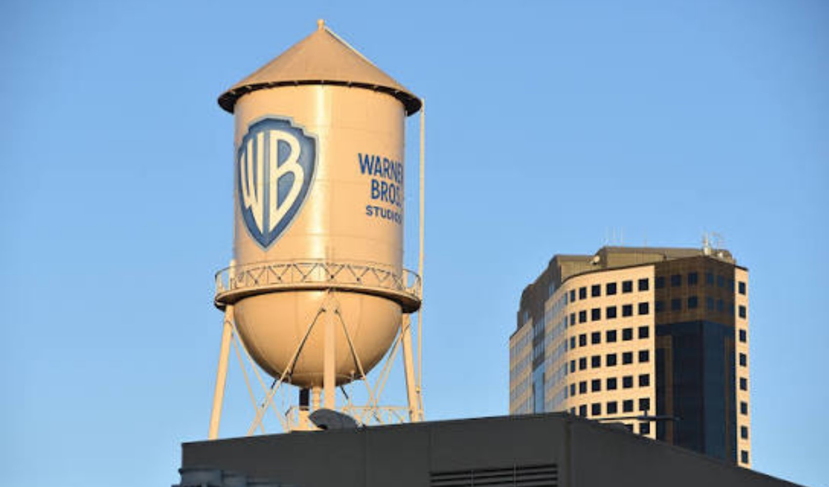 AB’den Paramount Skydance’ın Warner Bros. Discovery’yi satın almasına koşullu onay