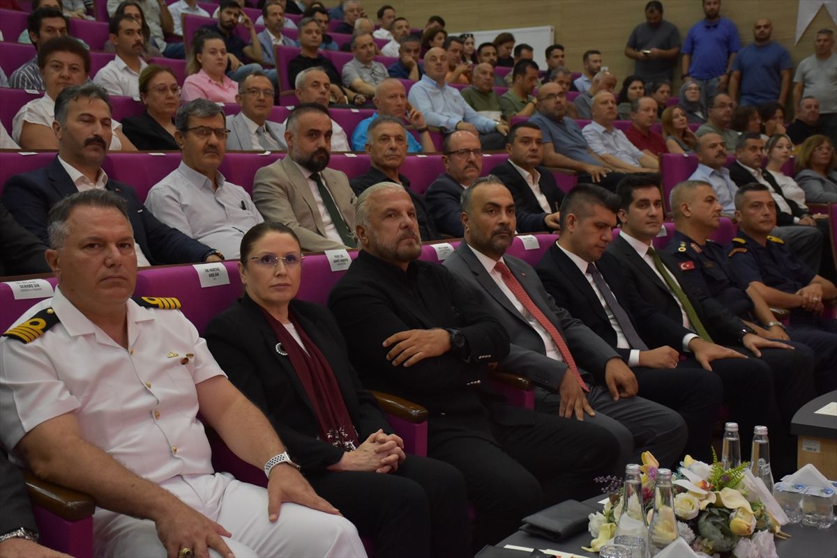 Bartın'da 'Bir Mücadelenin Hikayesi' Konferansı: '15 Temmuz Ülkeyi Parçalamak İçin Dizayn Edildi'