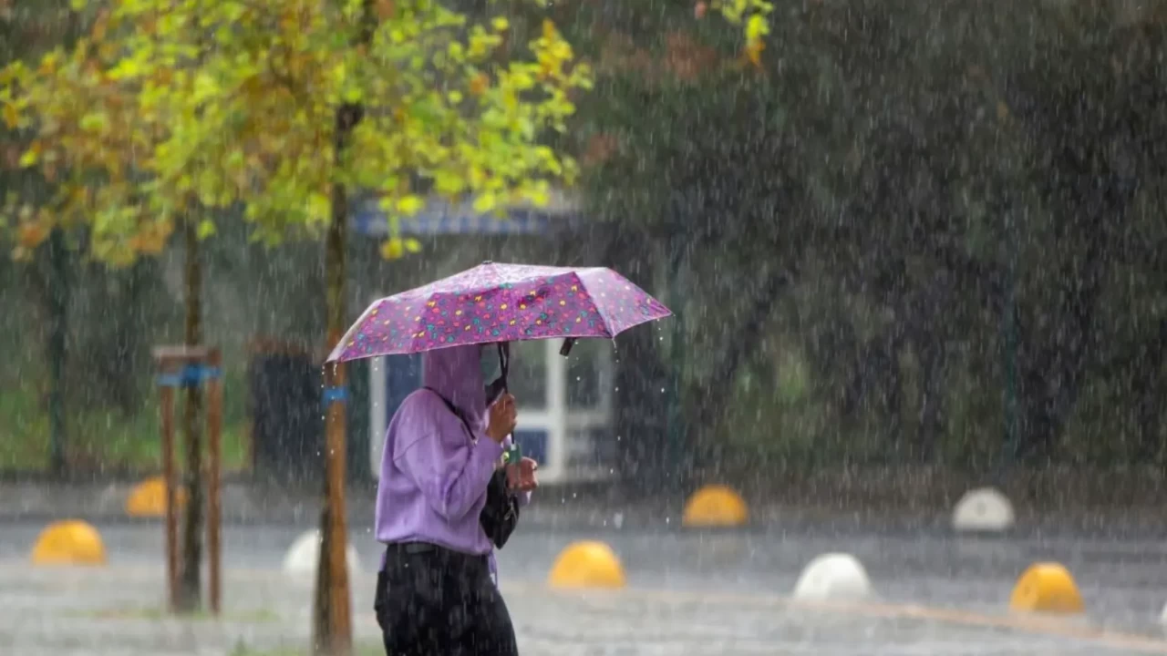 İstanbul ve çevre iller için yağış uyarısı: Meteoroloji'den tedbir çağrısı!
