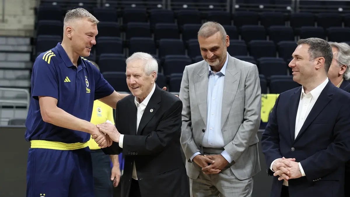 Aziz Yıldırım'dan basketbol takımına ziyaret