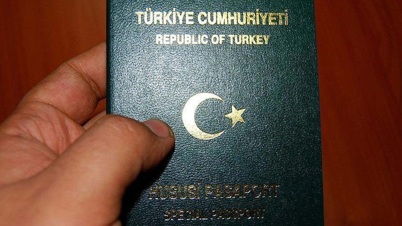 'Yeşil pasaportla seyahat dönemi bitti' iddiasına yalanlama