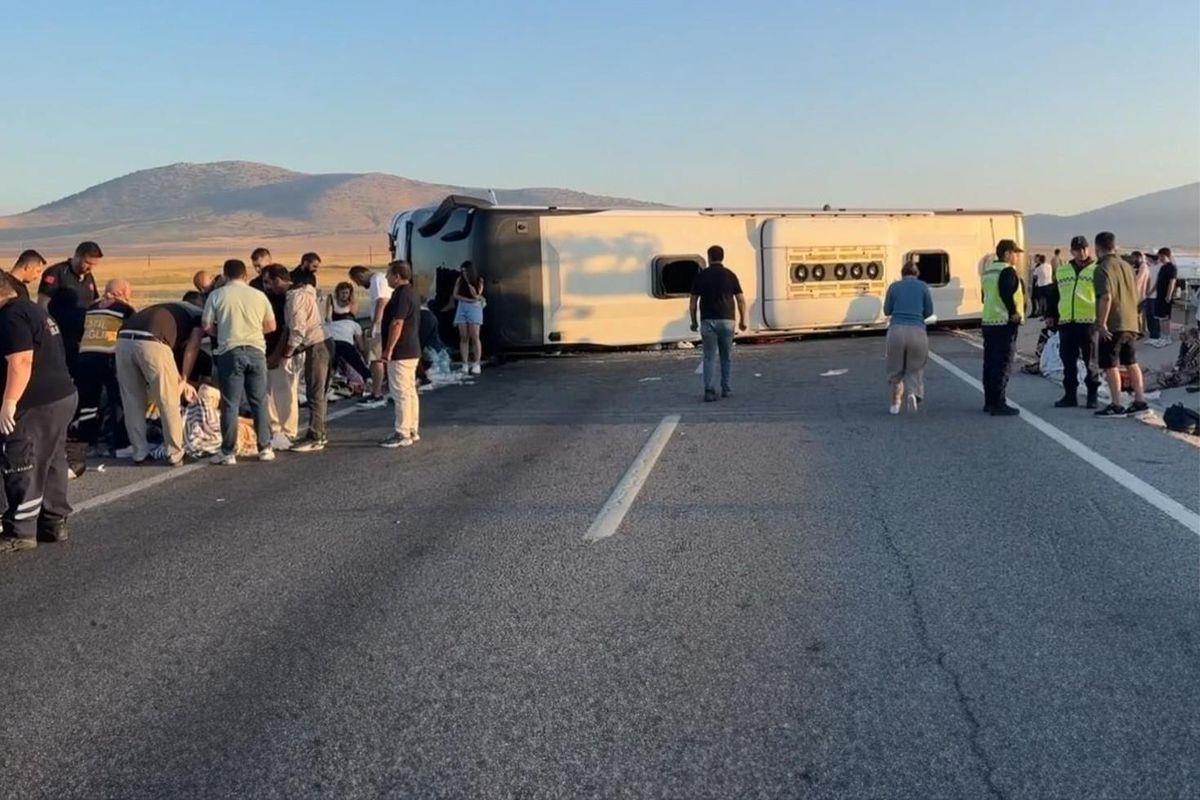 Kütahya otobüs kazası SON DAKİKA! Kütahya otobüs kazasında kaç yaralı var, ölü var mı?