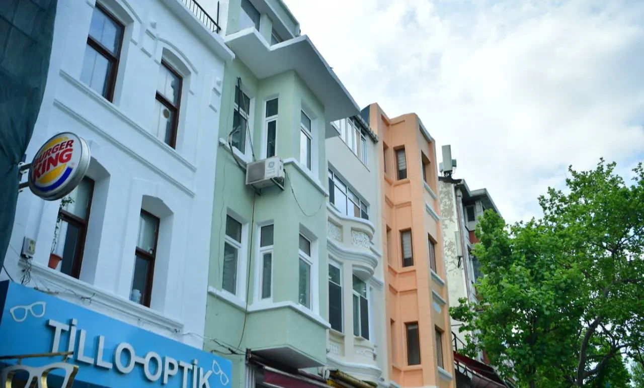 Fatih’te tarihi caddeler yenileniyor! Fevzipaşa ve Macar Kardeşler'e cephe rehabilitasyonu