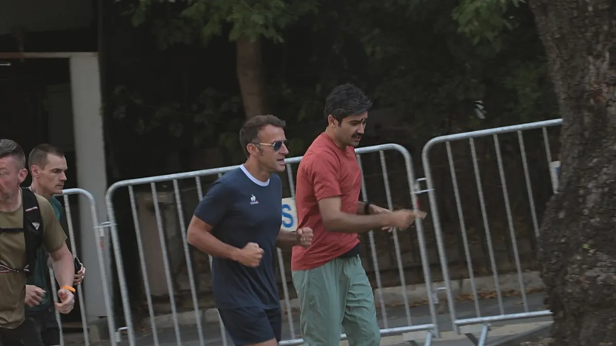 Fransa Cumhurbaşkanı Macron, Seğmenler Parkı'nda koştu