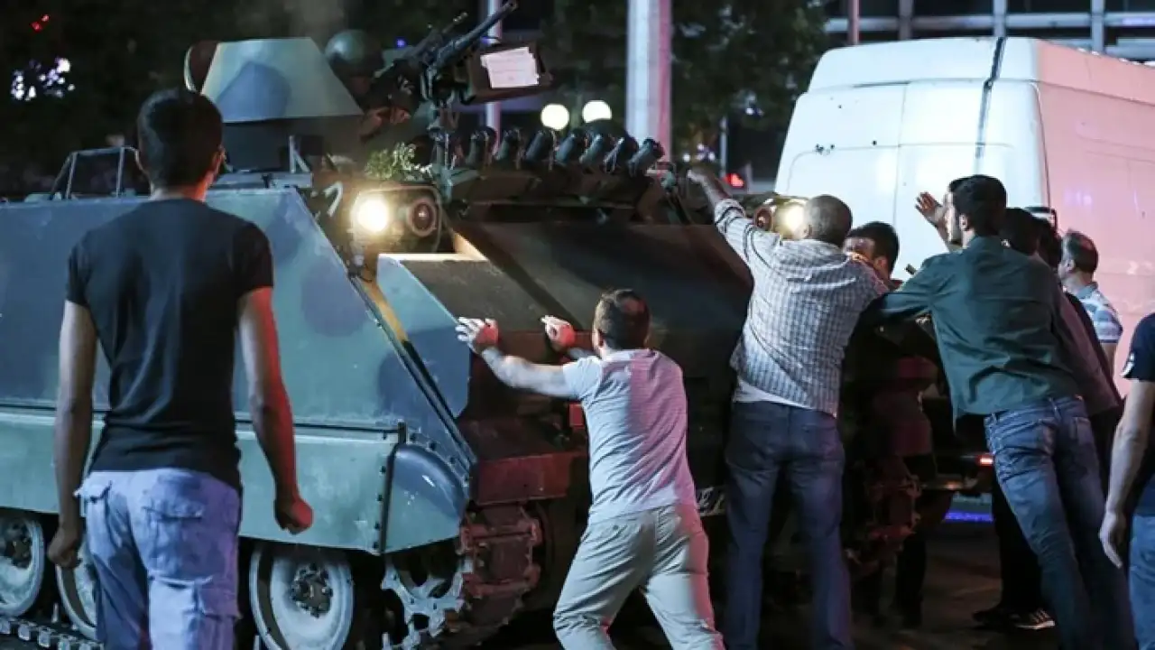 15 Temmuz'un 10. yılına özel 5 liralık hatıra para basıldı