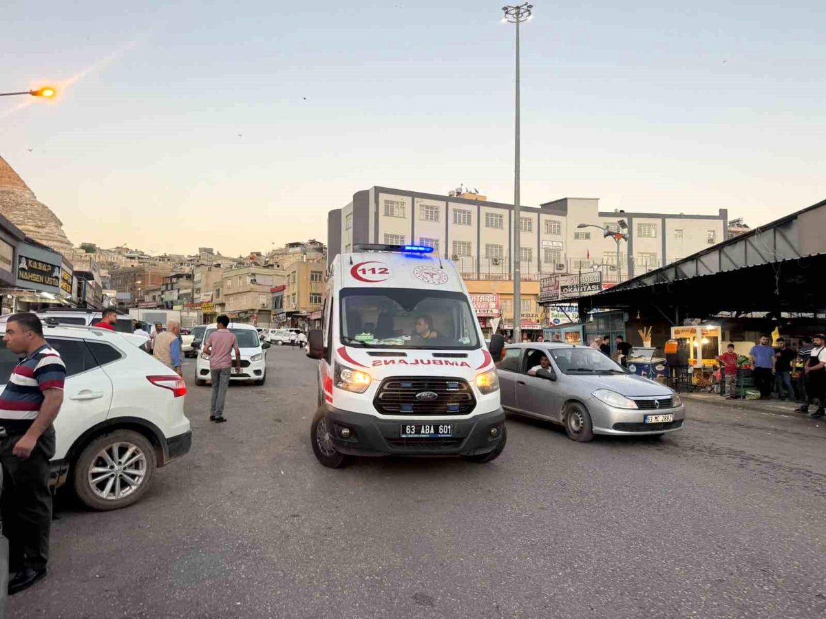 Birecik'te bıçaklı kavga: 1 yaralı