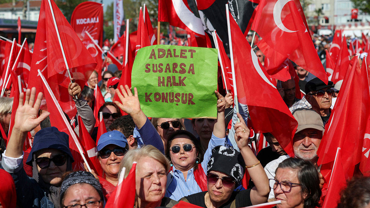 The ruling power has no weapon in its inventory to defeat popular opposition: 'Absolute Nullity' will not suffice for the Palace