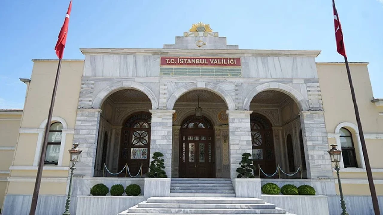 İstanbul Valiliği'nden okullara mescit yazısı