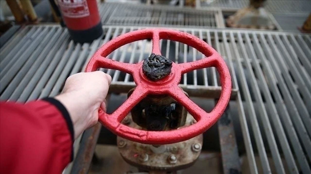 Avrupa'da gaz fiyatları sıcak havayla yüzde 5 yükseldi