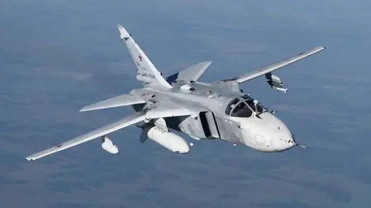 Ukrayna ordusuna ait Su-24M tipi bombardıman uçağı düştü