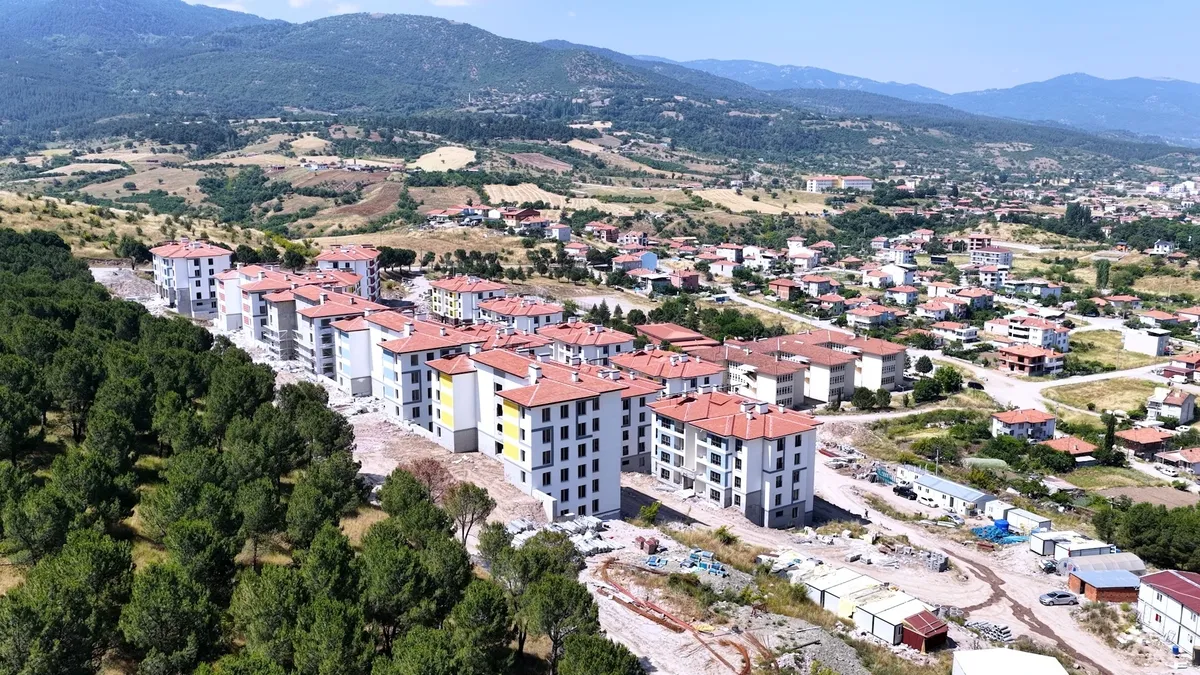 Balıkesir Sındırgı'da deprem konutları tamamlanıyor